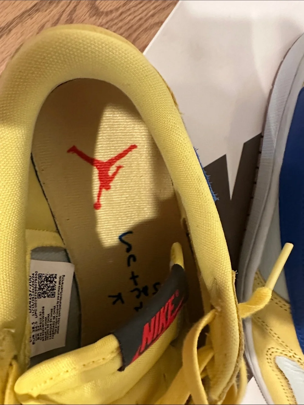 Nike Travis Scott x Air Jordan Yellow Blue DZ4137 700